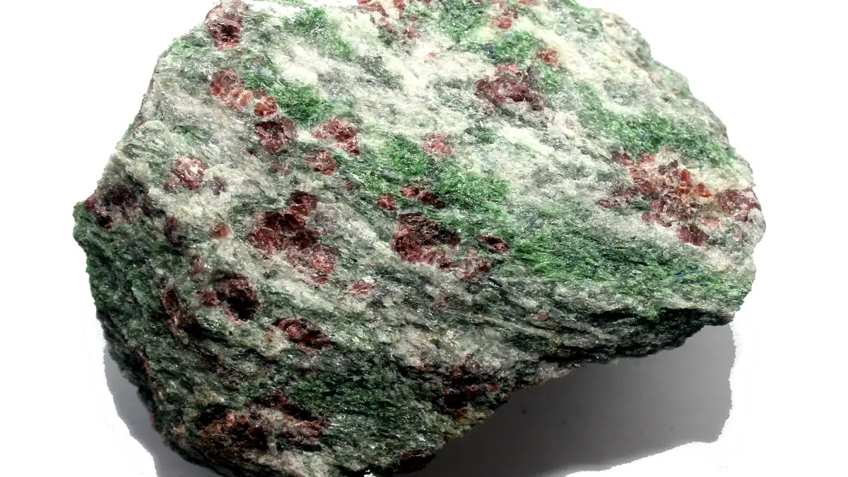 Papouasie-Nouvelle-Guinée : une roche descendue à 90 km révèle une subduction plus chaude que prévu