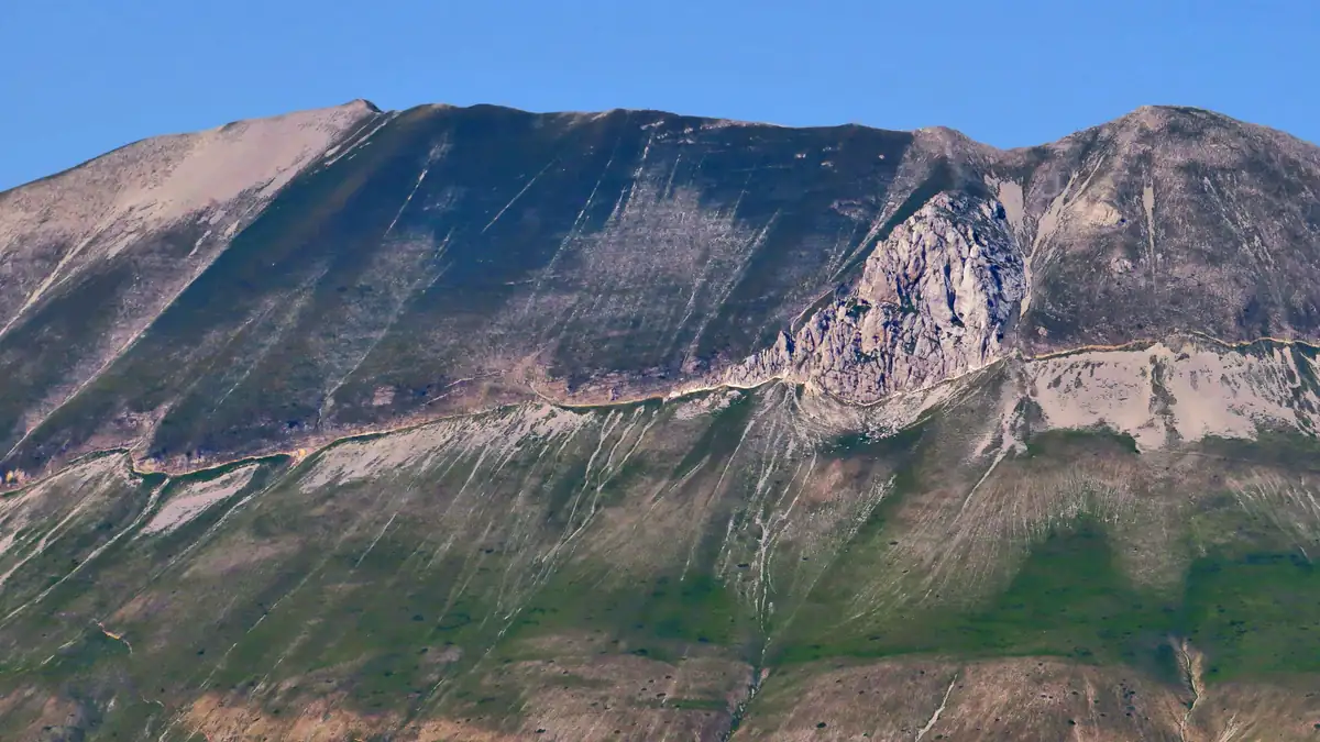 Italie : dix ans après le séisme de Norcia, ce que la faille du mont Vettore a appris aux sismologues