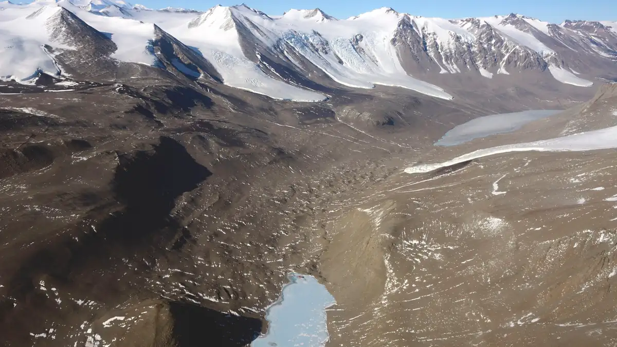 Antarctique : le sol gelé de la vallée de Taylor rejette cinq fois plus de CO2 qu'en 2020